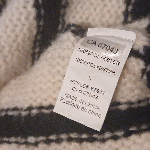 Striped sweater - Picture 7 of 7